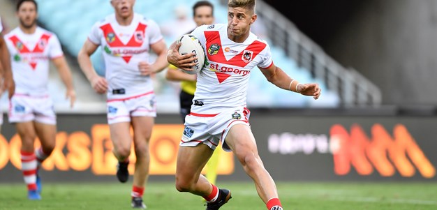 Lomax extends stay at Dragons