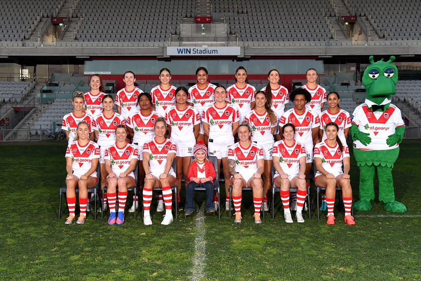 Molly centre stage in the 2022 NRLW team photo