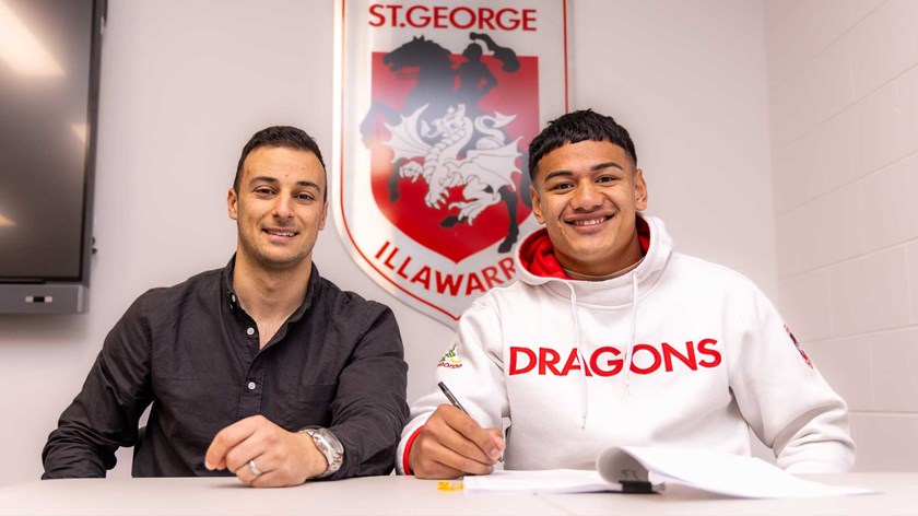 Sione Finau signs an upgraded contract. 