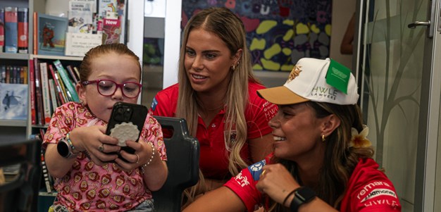 Gallery: Dragons Visit Wollongong Hospital