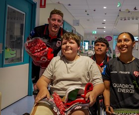 Dragons visit Wollongong Hospital for Children’s Ward Party Week